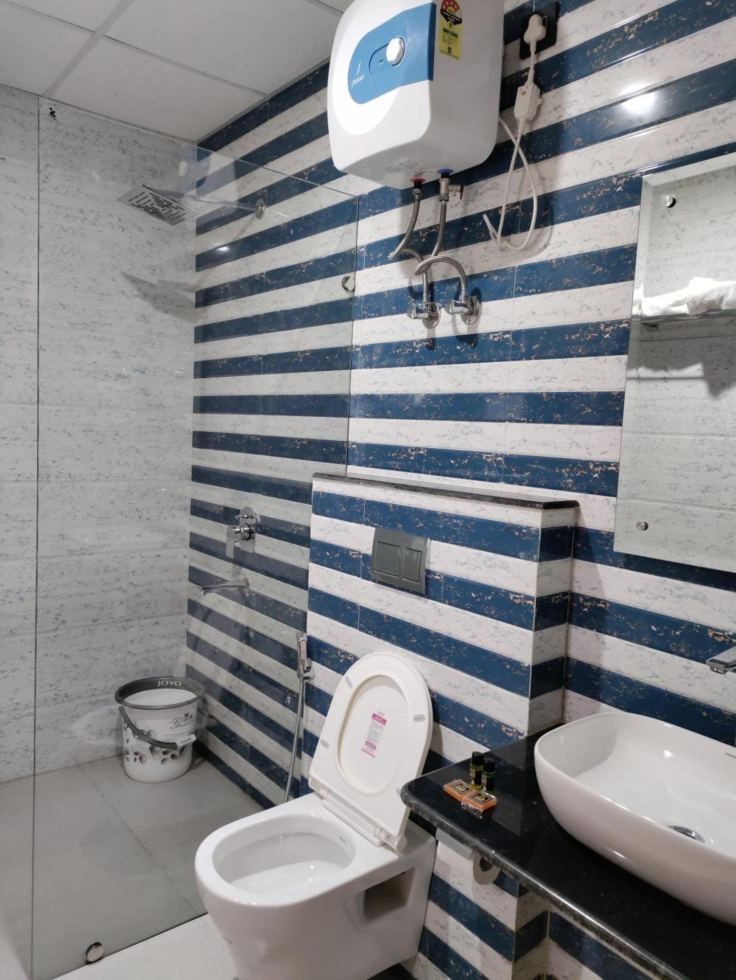 Emerald Suites Большая Нойда Номер фото