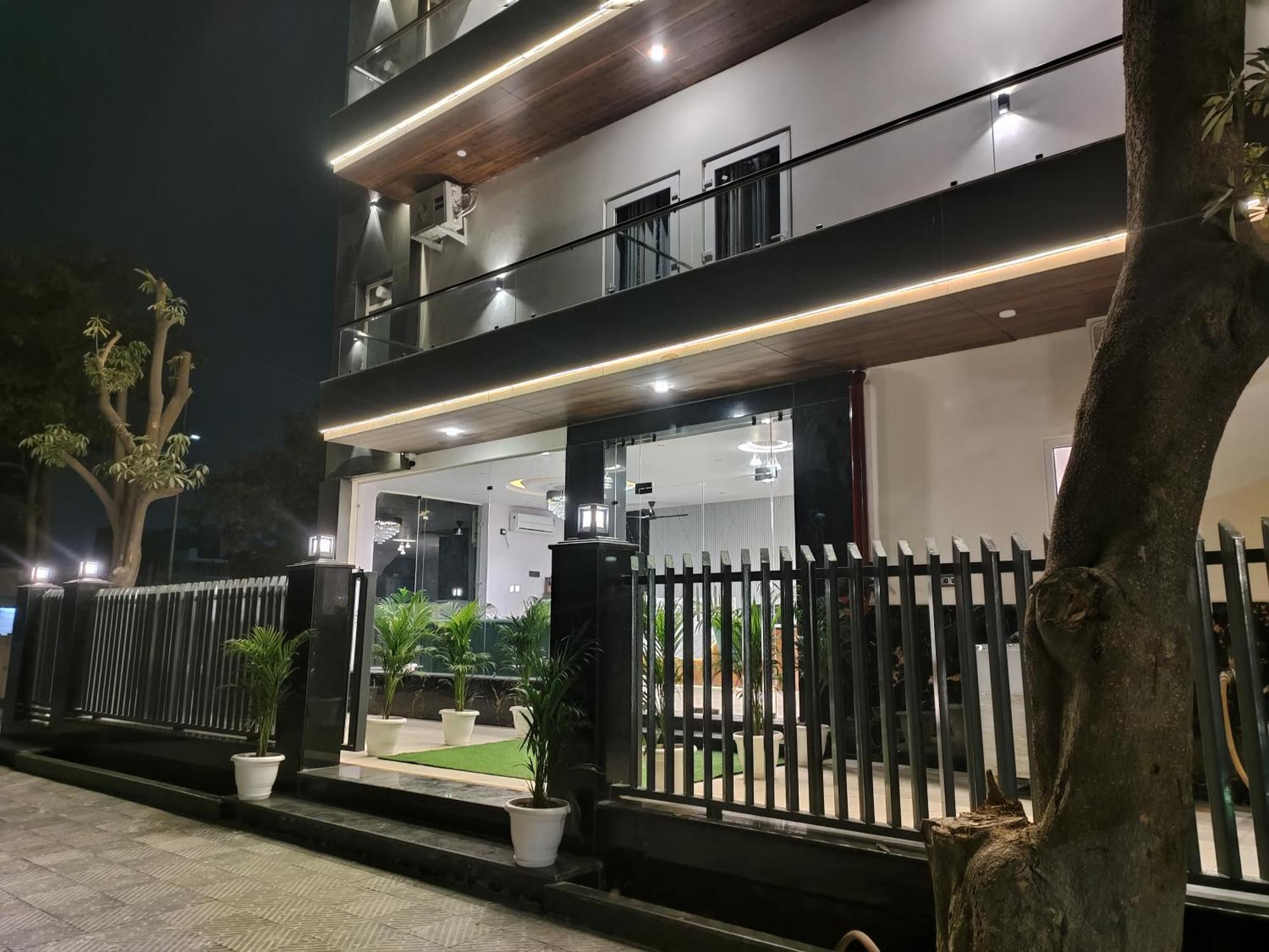 Emerald Suites Большая Нойда Экстерьер фото