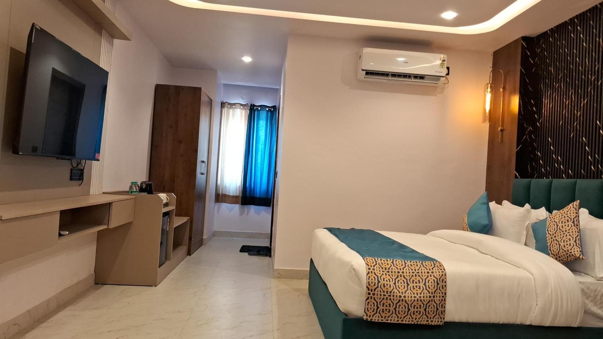 Emerald Suites Большая Нойда Номер фото