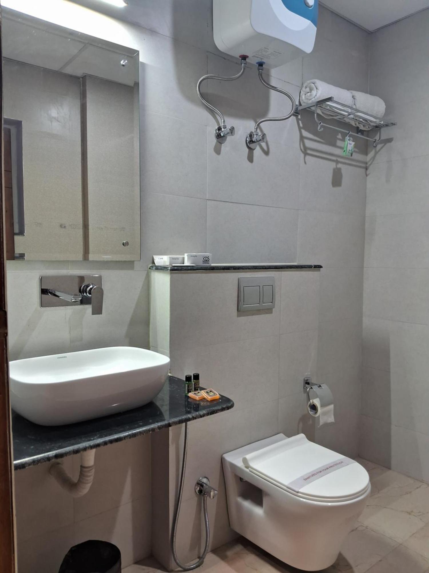 Emerald Suites Большая Нойда Номер фото